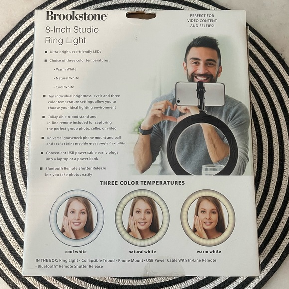 Brookstone 8-Inch Studio Ring Light NEW in sealed box $49 retail - Picture 2 of 3